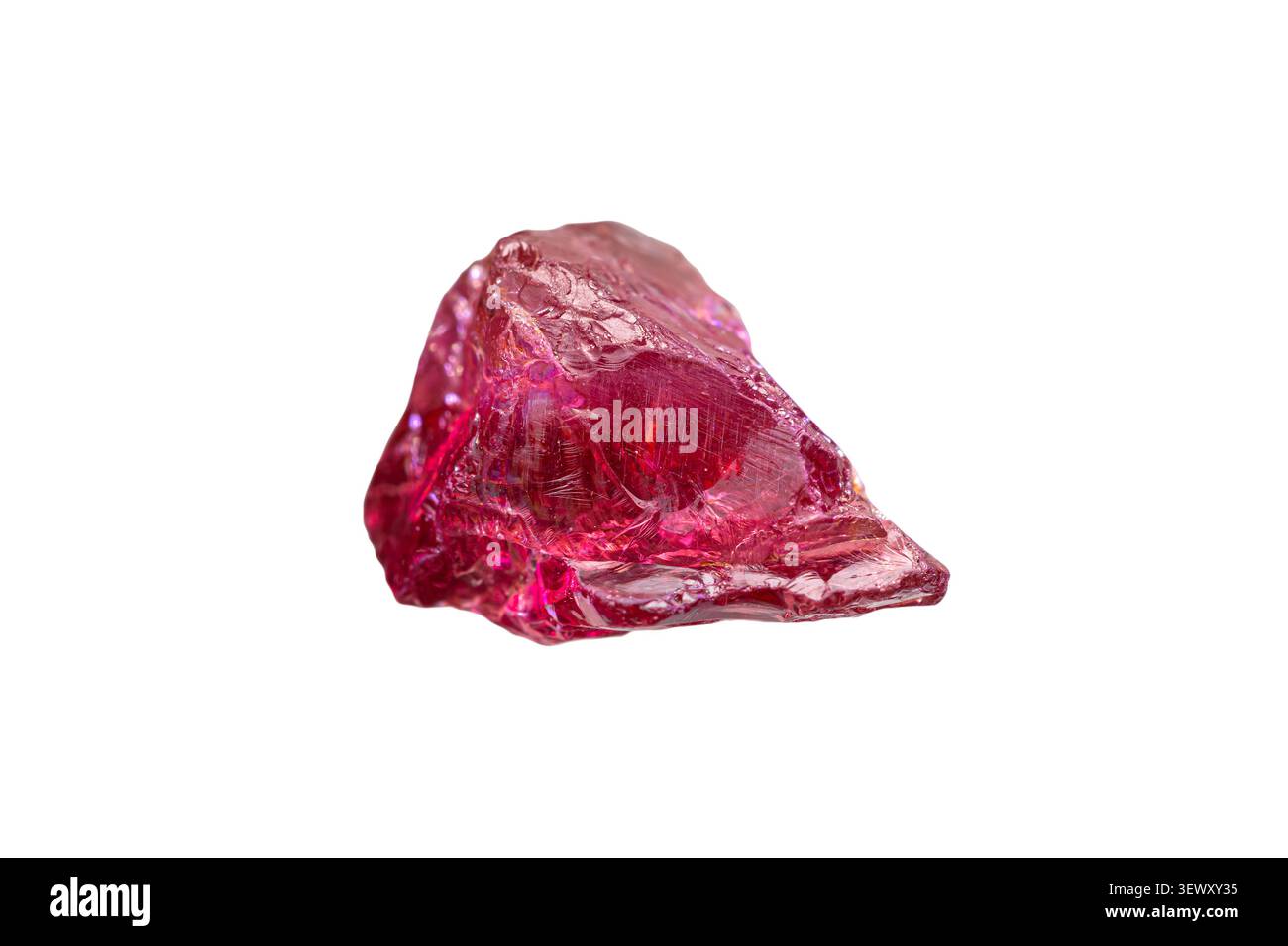 Rare étoile brute naturelle grenat rhodolite (grenat avec inclusion de rutile) montrent un phénomène optique (astérisme) Banque D'Images