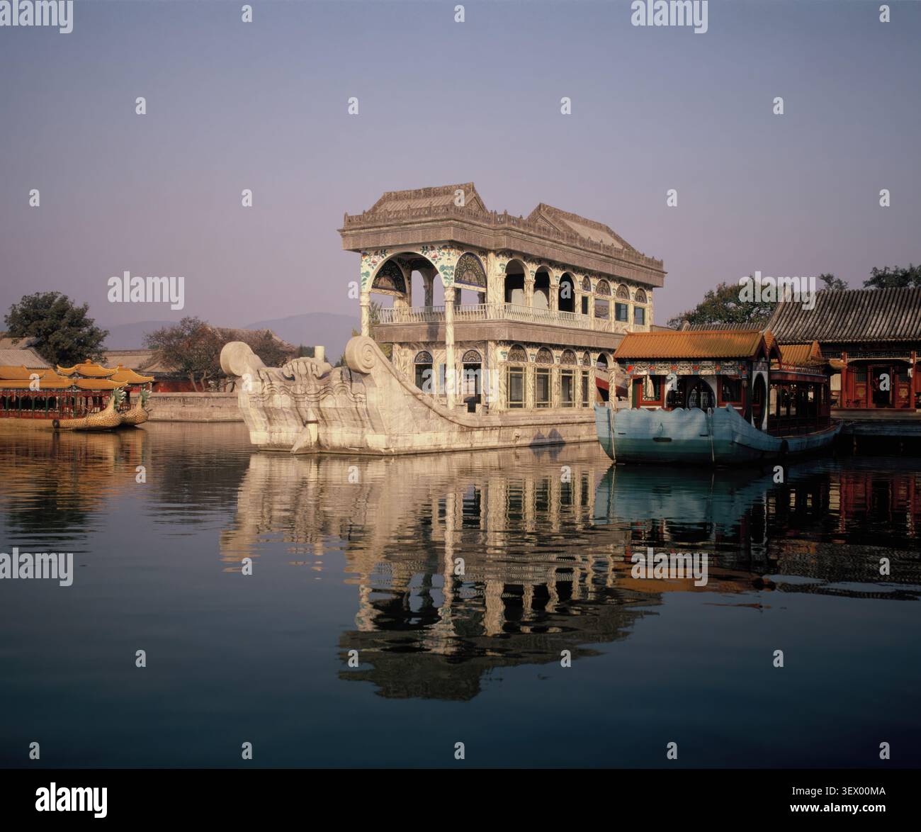 Chine. Pékin. Palais d'été. Bateau en marbre. Banque D'Images