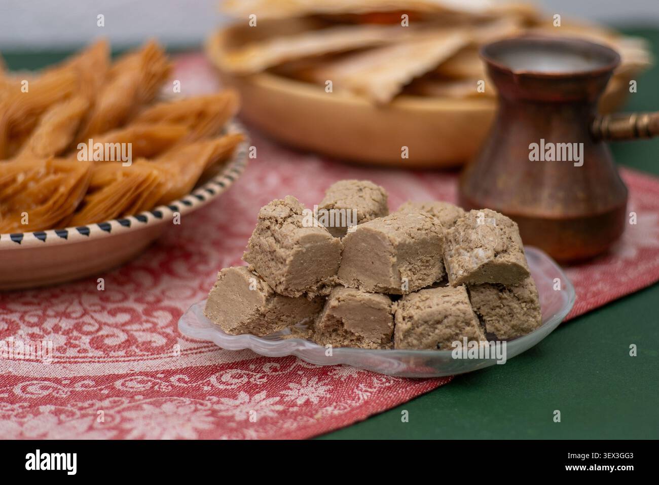 Halva de graines de tournesol. Bonbons orientaux. Gros plan sur la nourriture. Banque D'Images