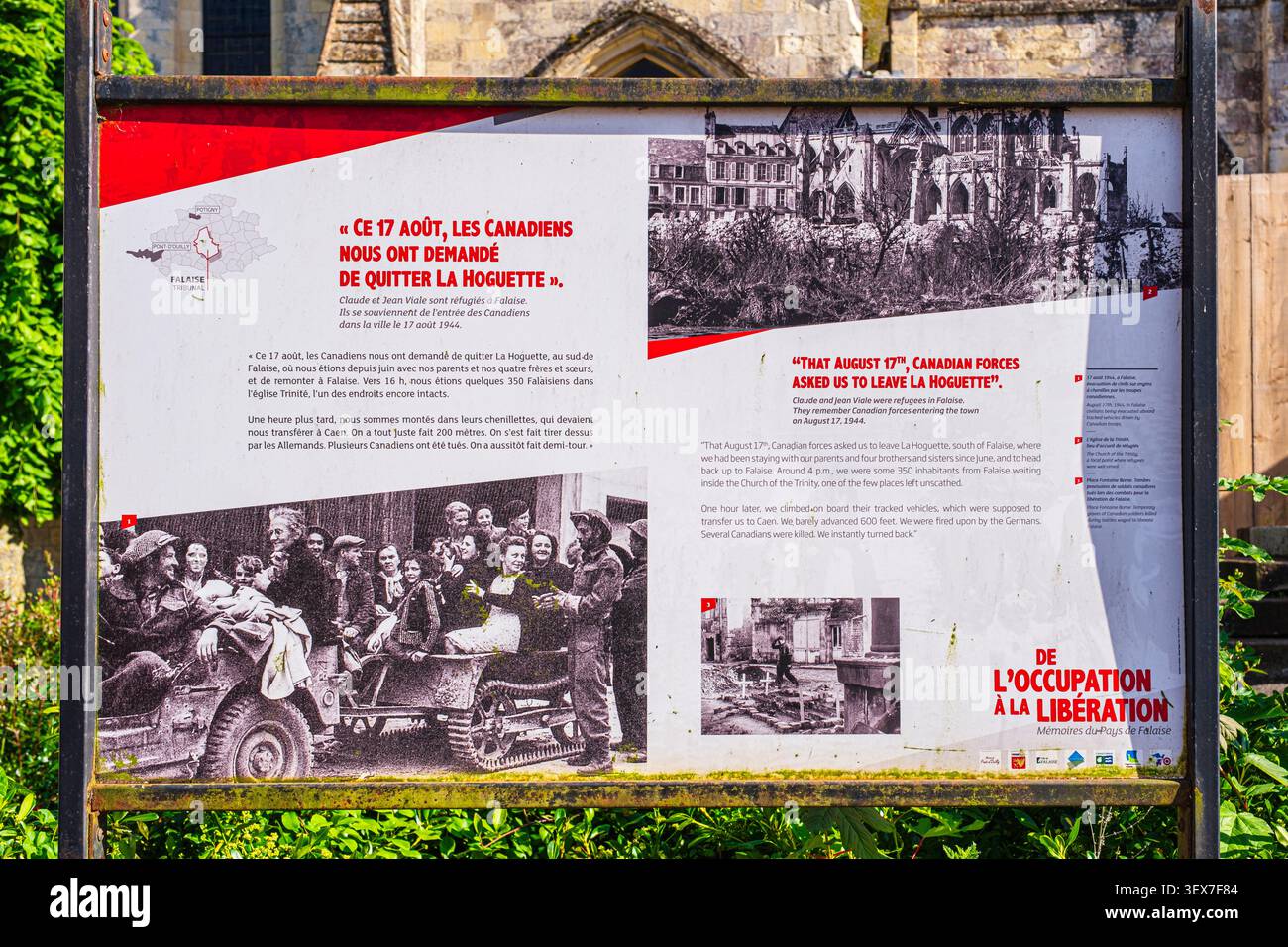 France, Calvados, falaise, cité médiévale, lieu de naissance de Guillaume le Conquérant, panneau d'information sur les événements de la seconde Guerre mondiale Banque D'Images