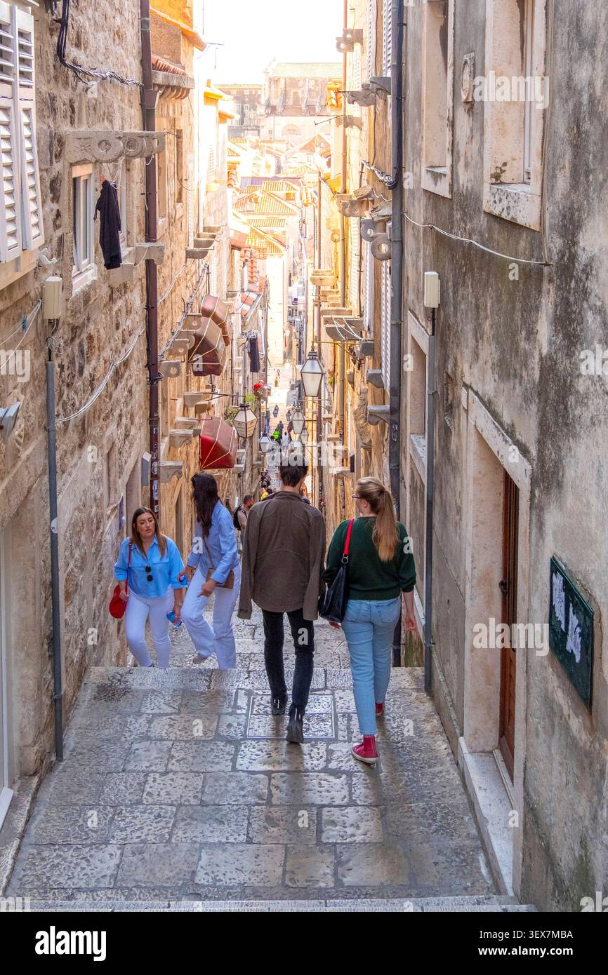 Croatie, Dalmatie, côte dalmate, Dubrovnik, centre historique classé au patrimoine mondial de l'UNESCO, rues étroites Banque D'Images
