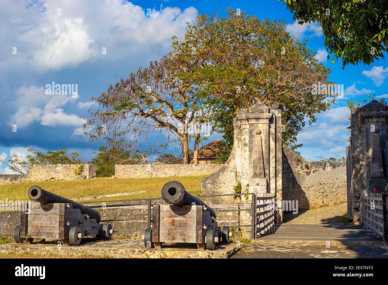 France, Guadeloupe, Grande-Terre, le Gosier, la route de l'esclave / circuits traces-mémoires en Guadeloupe, entrée du fort militaire de Fleur d'épée (XVIIIe siècle) Banque D'Images