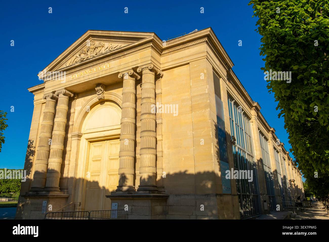 France, Paris, zone classée au Patrimoine mondial de l'UNESCO, jardin des Tuileries, Musée de l'Orangerie Banque D'Images
