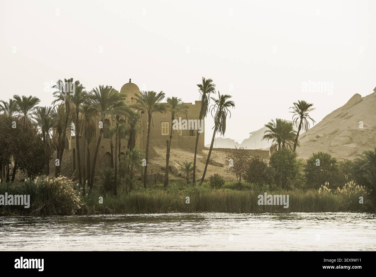 Paysage sur le Nil, près d'Esna, haute Égypte, Égypte Banque D'Images