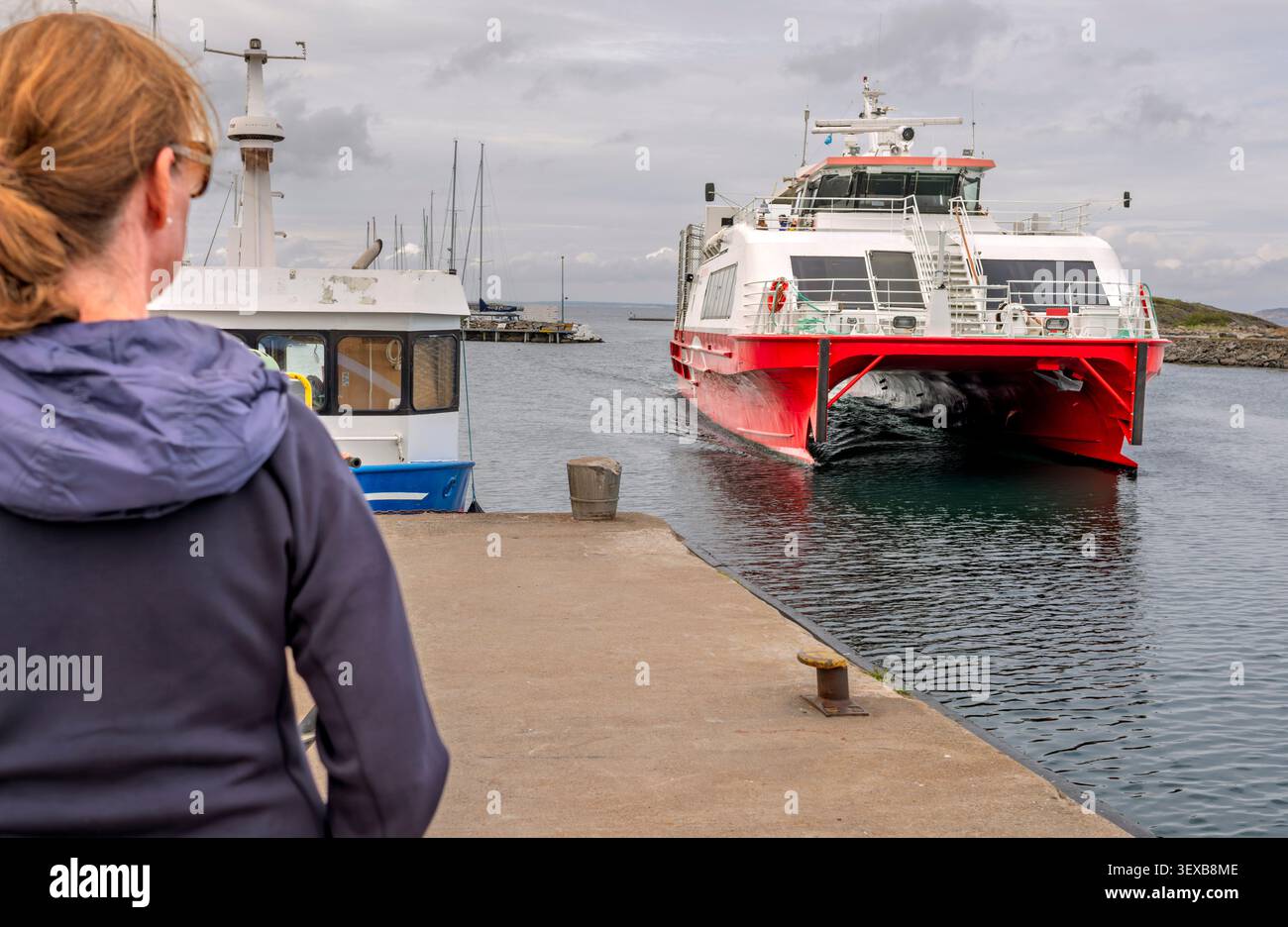 Ferry de passagers arrivant au port de South Koster (Sydkoster) dans l'archipel des îles Koster, en provenance de Strömstad, Bohuslän, Suède. Banque D'Images