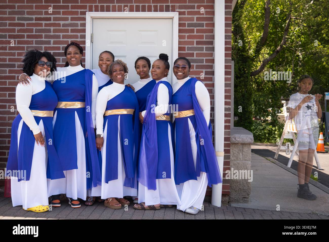 Portrait posé du ministère de la danse de l'église baptiste Mount Olivet lors d'une célébration de la Junetenth à Cortland Manor, New York Banque D'Images