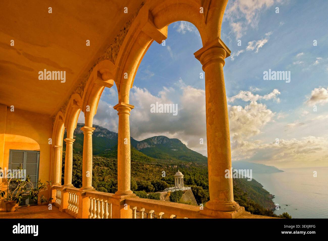Domaine traditionnel son Marroig, manoir et colonnes, Valldemossa, Serra de Tramuntana, Îles Baléares, Espagne Banque D'Images
