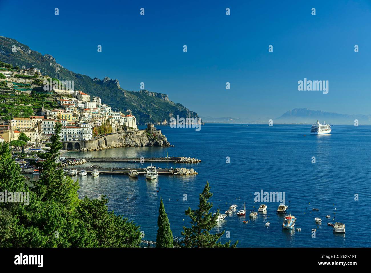 Atrani, Côte Amalfitaine, Campanie, Italie Banque D'Images