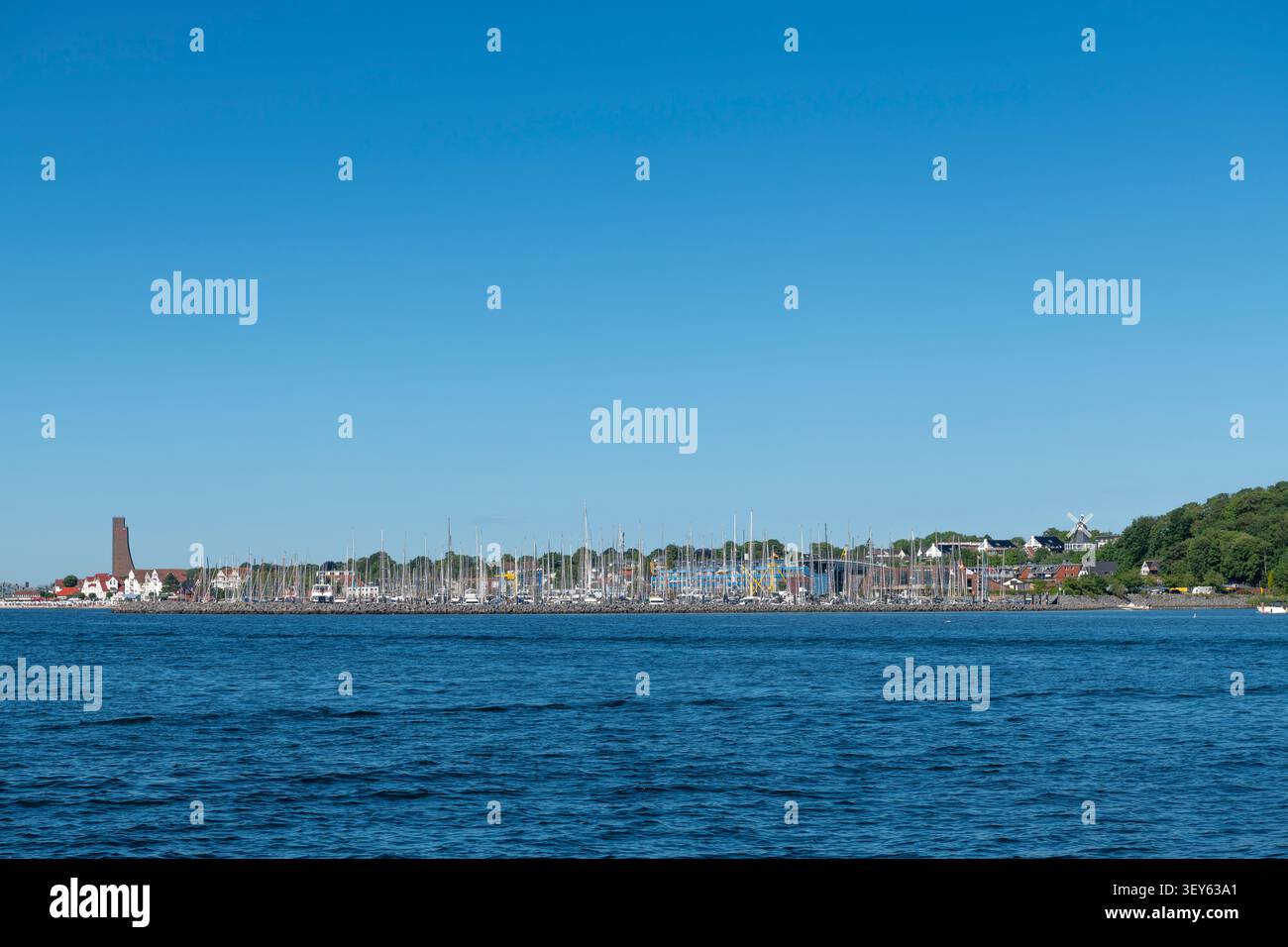 Mémorial marin avec tour d'observation, Easy de Resort Laboe, comté de Plön, Schleswig-Holsein, Allemagne du Nord, Banque D'Images