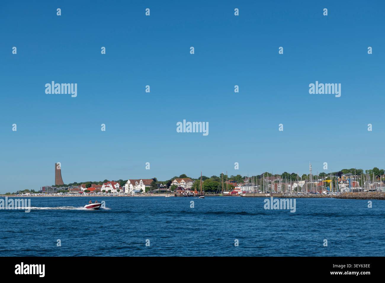Mémorial marin avec tour d'observation, Easy de Resort Laboe, comté de Plön, Schleswig-Holsein, Allemagne du Nord, Banque D'Images