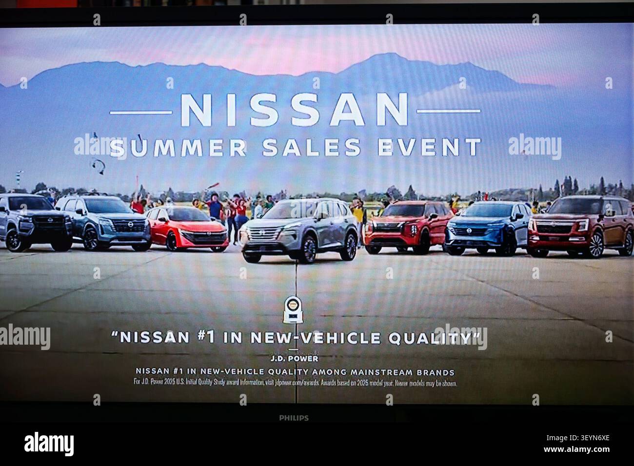 Écran de télévision par câble, Nissan, Nissan Summer Sales Event, vente estivale, vente de voitures, vente d'automobiles, vente de véhicules, publicité automobile Banque D'Images