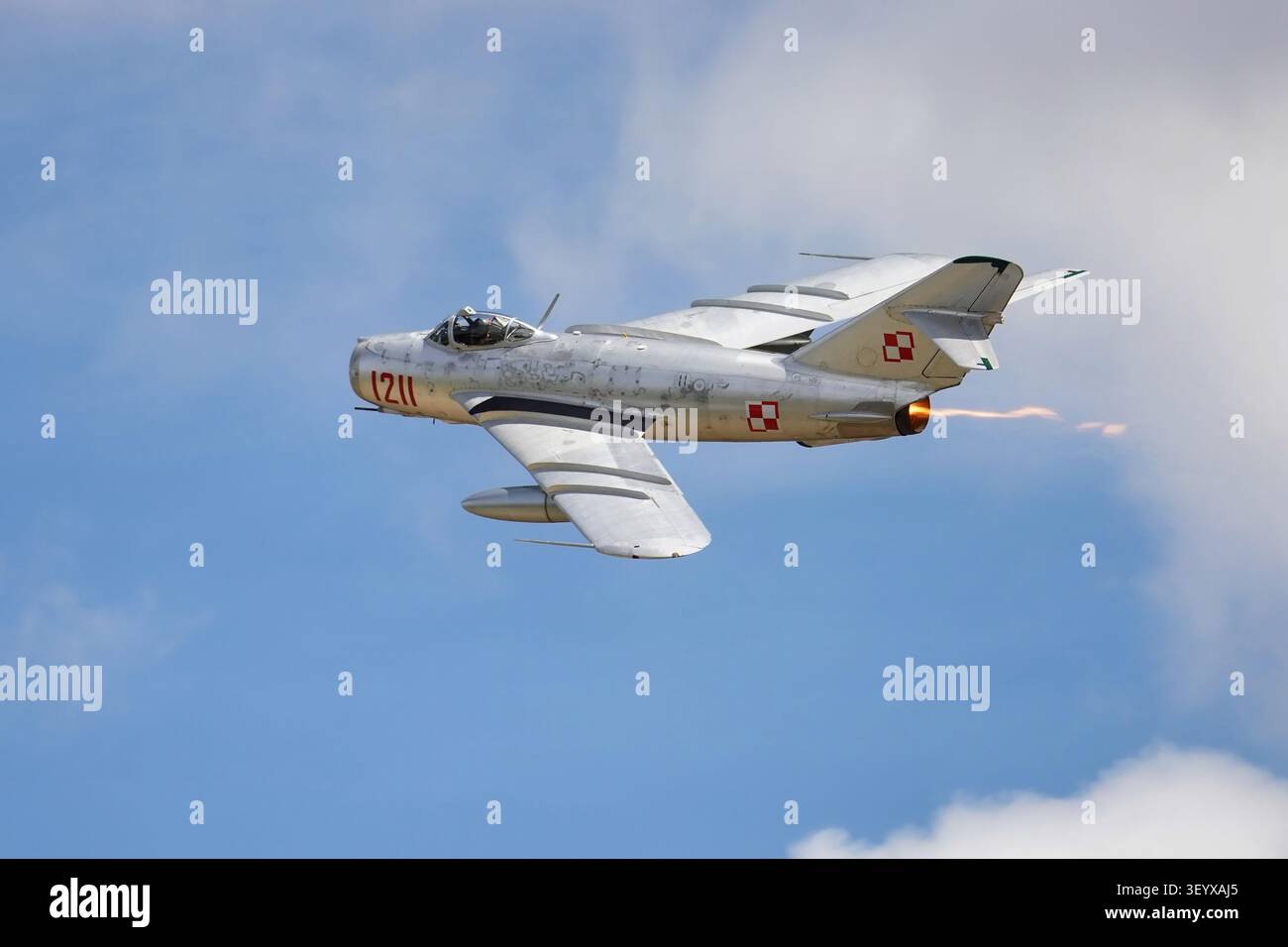 Mikoyan-Gurevich MiG-17F (Lim-5) exposé lors du IMW Duxford Summer Air Show le 4 juillet 2026 Banque D'Images