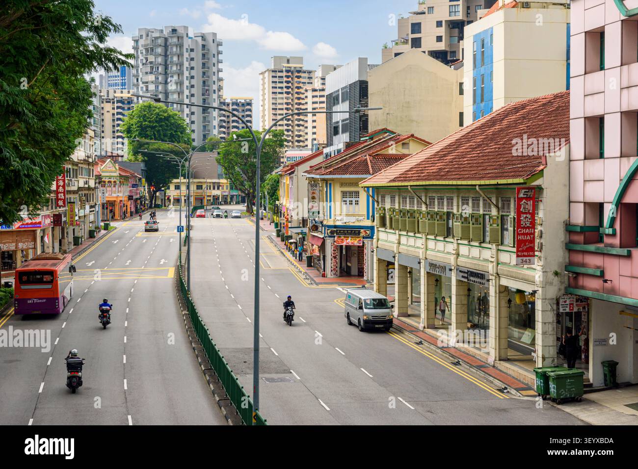 Vues sur Balestier Rd, y compris les maisons de terrasse d'avant-guerre, Balestier, Singapour Banque D'Images