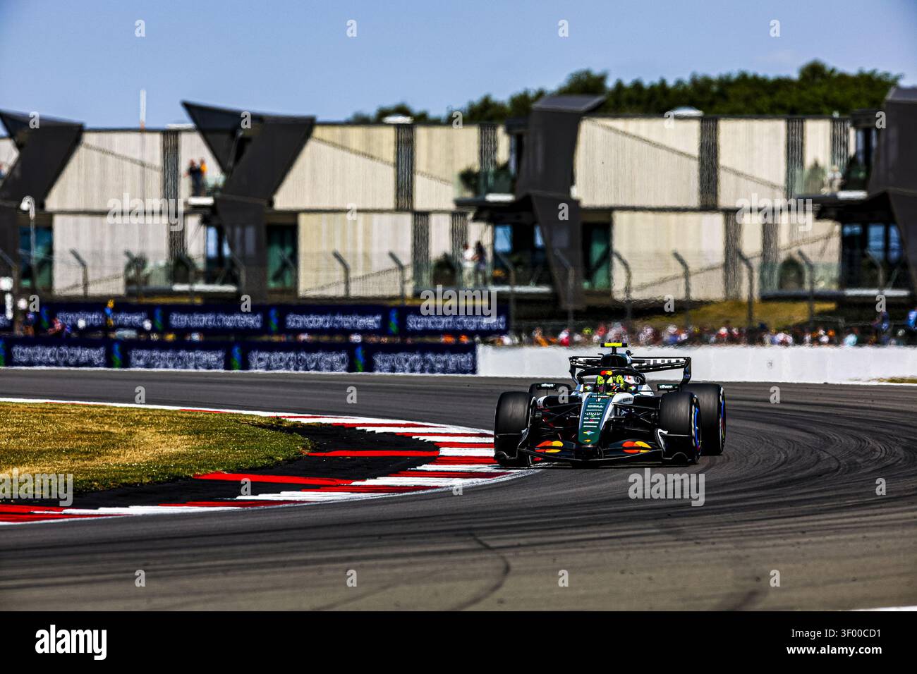 (1) Lando Norris (GBR) - McLaren Mastercard F1 Team - McLaren MCL40 - Mercedes lors des essais 1 du Grand Prix de Grande-Bretagne Lenovo 2026 de formule 1 à si Banque D'Images