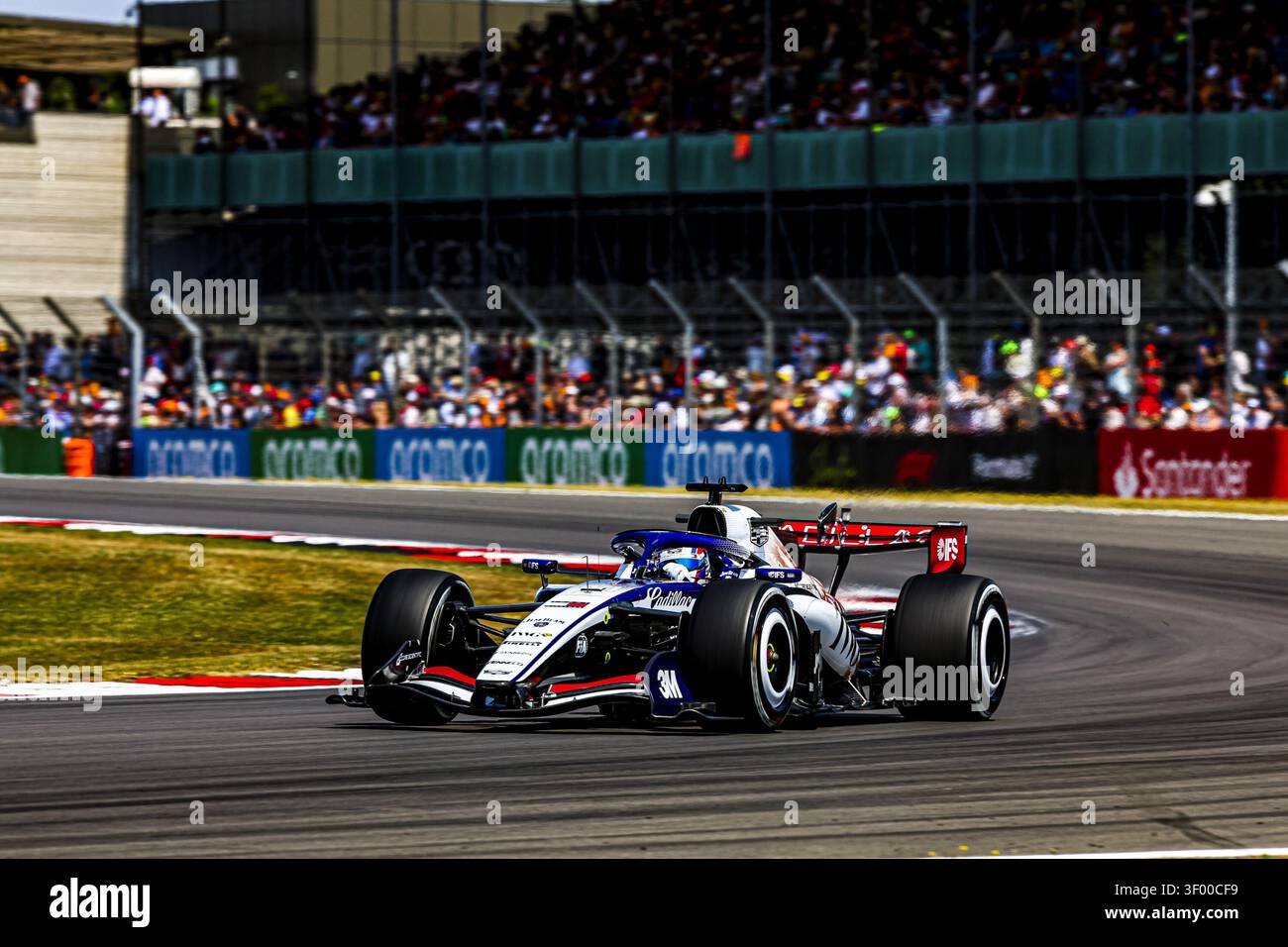 (11) Sergio Perez (MEX) - Cadillac Formula 1 Team - Cadillac - Ferrari lors de la pratique 1 du Grand Prix de Grande-Bretagne Lenovo 2026 de formule 1 à Silverston Banque D'Images