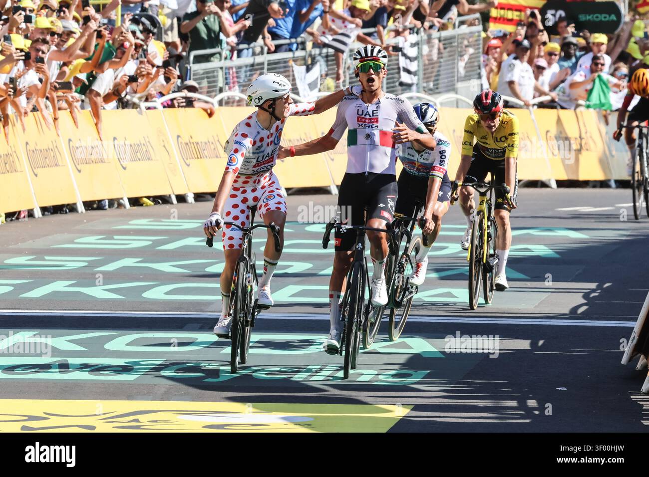 Barcelone, Espagne. 5 juillet 2026 Tour de France étape 2 Barcelone Espagne les cadeaux de Pogacar gagnent à Del Toro son plus jeune coéquipier. Remco Evenepoel de Red Bull Bora et Jonas Vingegaard, leader de la course en jaune, complètent le top 4 de Barcelone étape 2 crédit : Colin Flockton/Alamy Live News Banque D'Images
