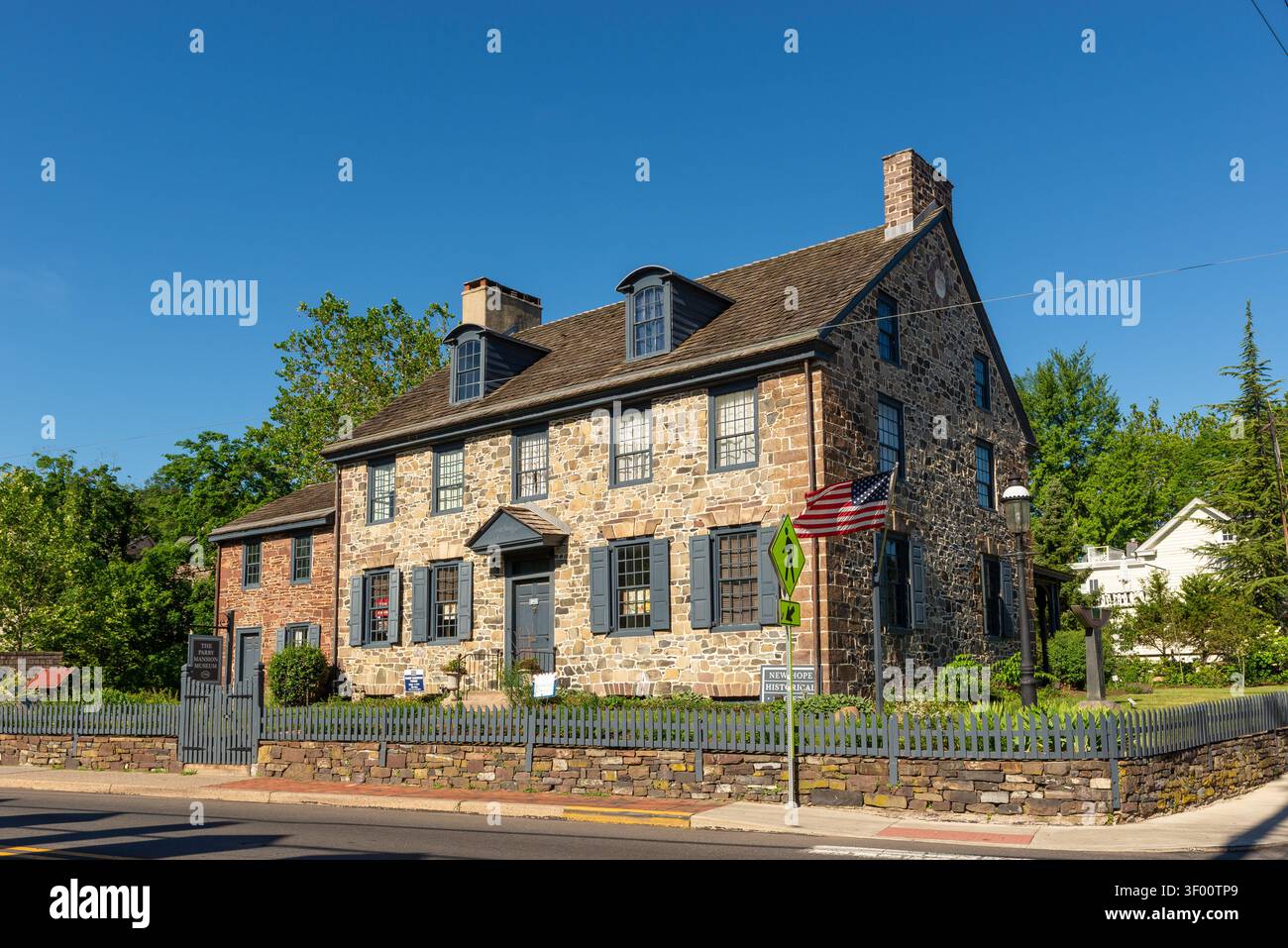 New Hope, Pennsylvanie, États-Unis - 20 juin 2026 - Le manoir historique de Parry présente une architecture coloniale magnifiquement préservée au cœur du comté de Bucks Banque D'Images