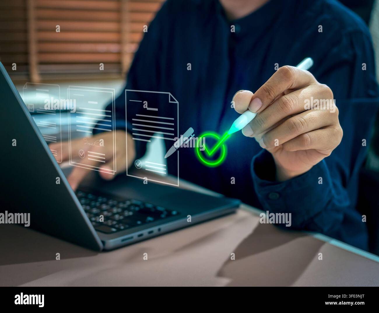 Concept d'approbation de document numérique et de signature électronique. Vérification en ligne, workflow dématérialisé, gestion des contrats, validation de la conformité, busin Banque D'Images