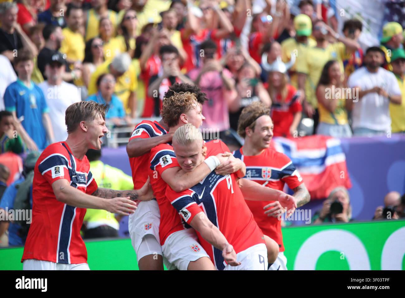 Erling Haaland célèbre après avoir marqué pour la Norvège contre le Brésil lors des huitièmes de finale de la Coupe du Monde de la FIFA 2026 au MetLife Stadium le 5 juillet 2026. Banque D'Images
