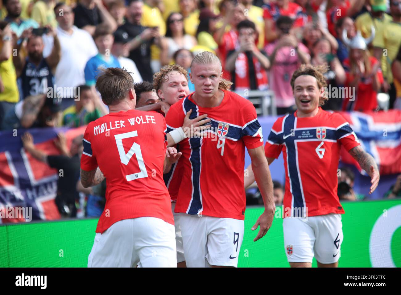 Erling Haaland célèbre après avoir marqué pour la Norvège contre le Brésil lors des huitièmes de finale de la Coupe du Monde de la FIFA 2026 au MetLife Stadium le 5 juillet 2026. Banque D'Images