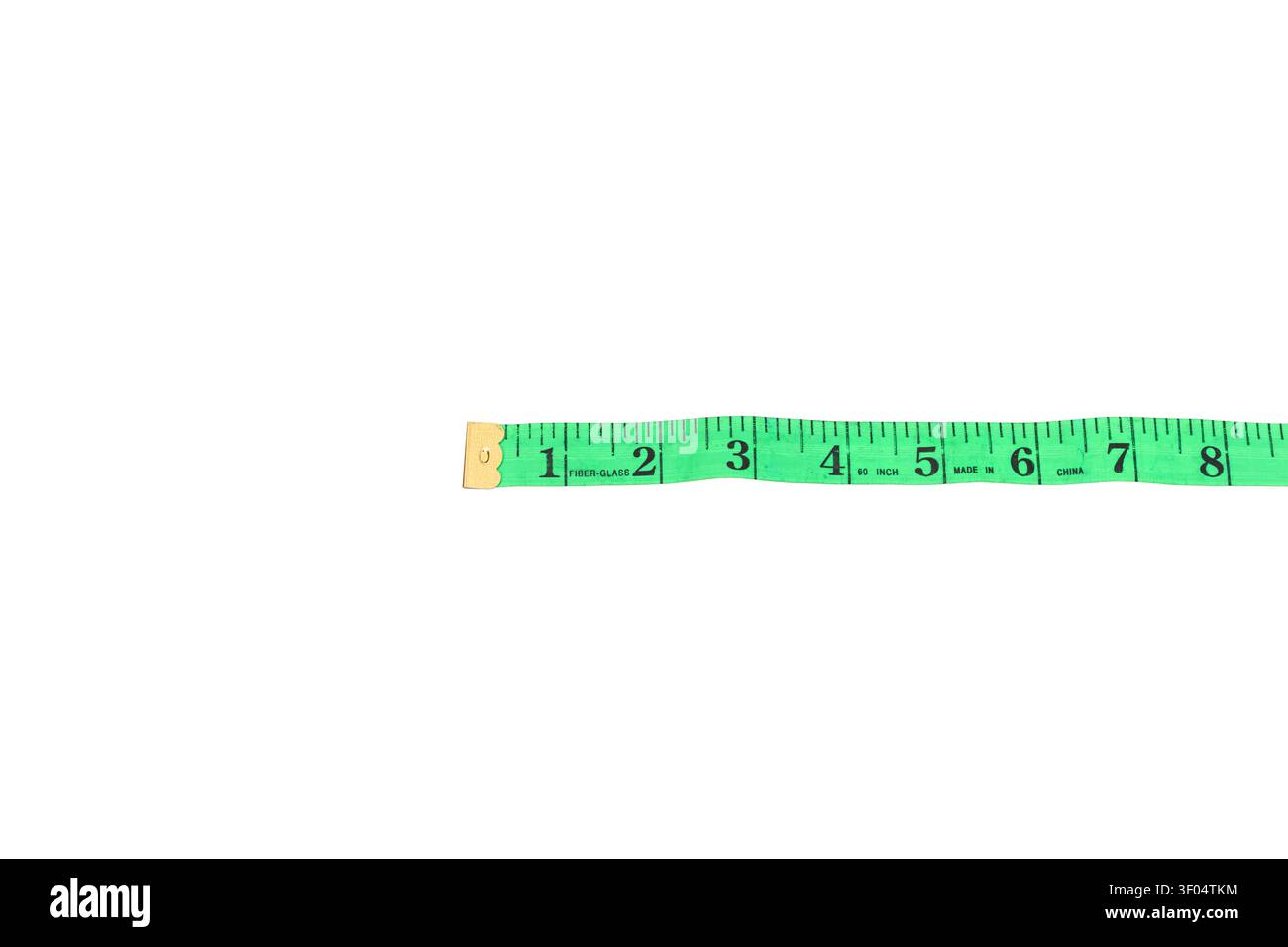Ruban de mesure flexible vert en ligne droite isolé sur fond blanc. Banque D'Images