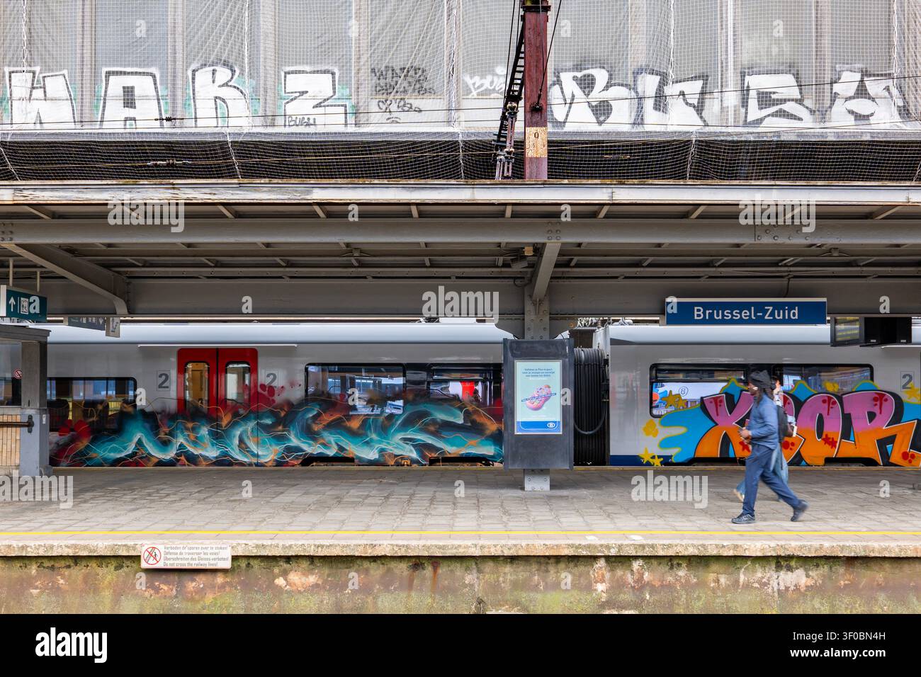 Trains de banlieue vandalisés à Bruxelles, Belgique Banque D'Images