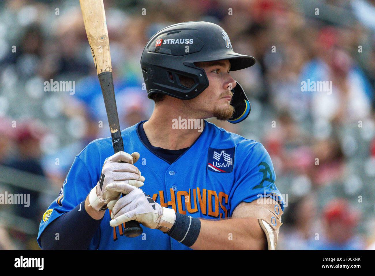 Frisco, TX, USA ; Troisième joueur de base des Midland RockHounds Bobby Boser (13) pendant une présence à la batte contre les Frisco RoughRiders lors d'un match de MiLB le 5 juillet 2026 Banque D'Images