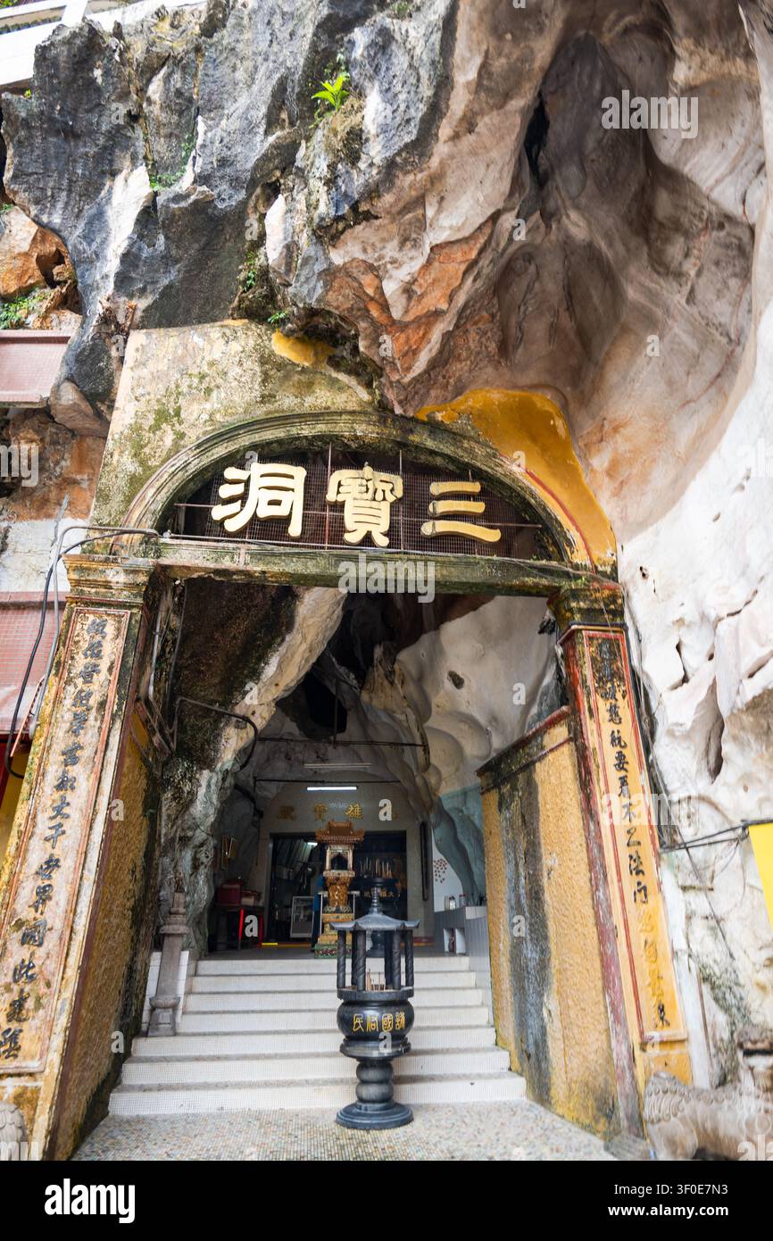 Ipoh, Malaisie - 1er juillet 2026 : Entrée du temple de la grotte Sam Poh Tong, Ipoh, Malaisie Banque D'Images