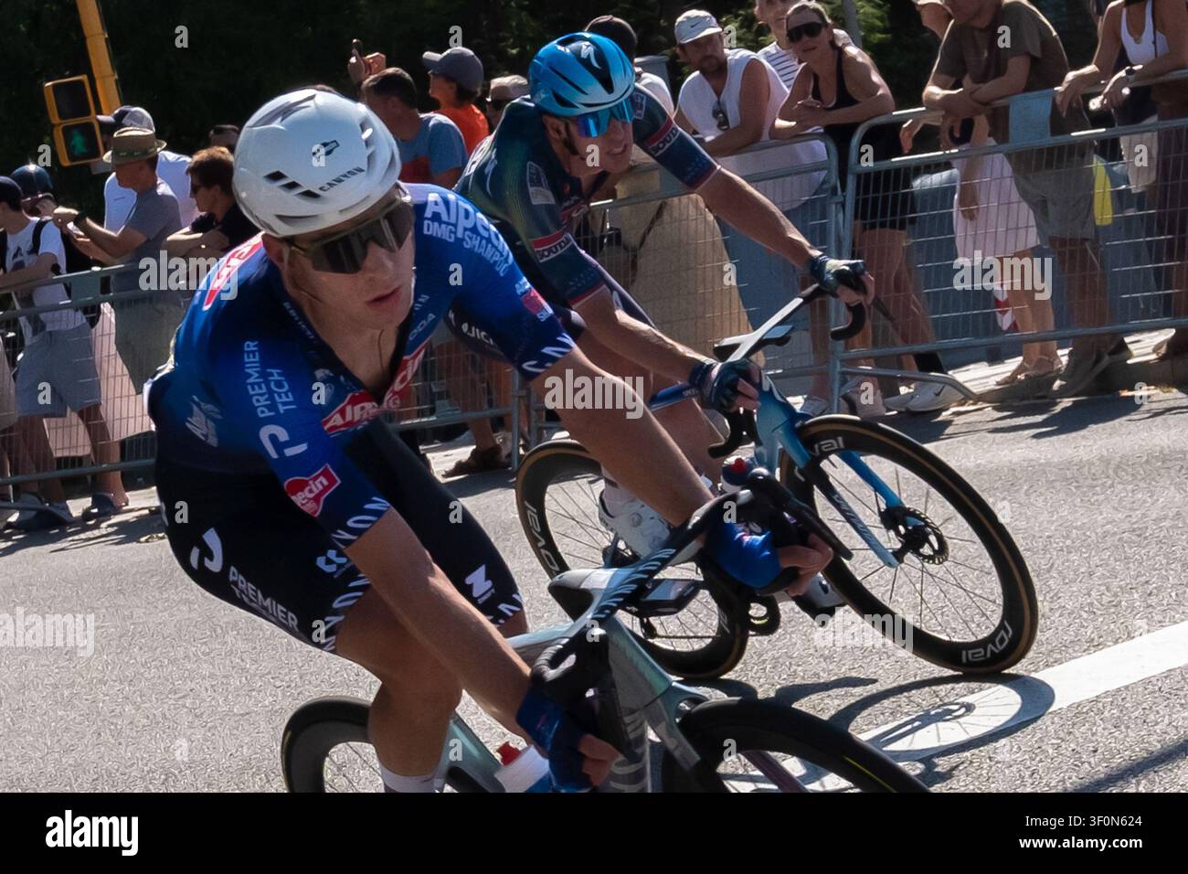 Cyclistes lors de la deuxième étape du Tour de France. Barcelone, 5 juillet 2026 Banque D'Images