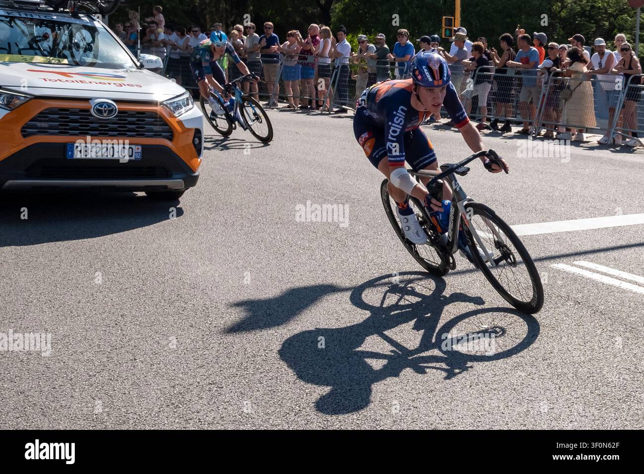 Cyclistes lors de la deuxième étape du Tour de France. Barcelone, 5 juillet 2026 Banque D'Images