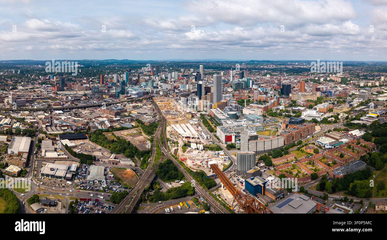 Une vue panoramique aérienne du paysage urbain de Birmingham avec la gare de Birmingham Curzon Street et le chantier de construction HS2 sous c Banque D'Images