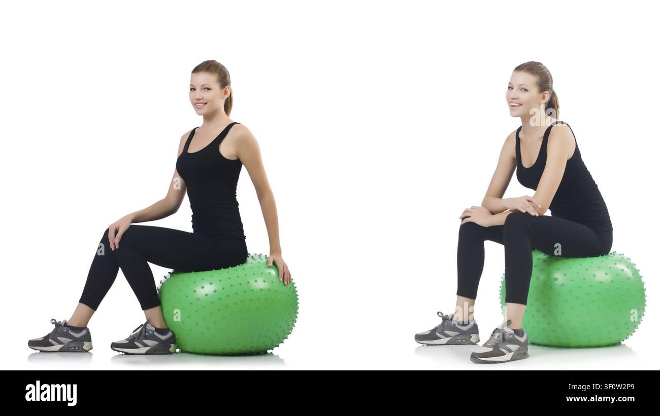 Jeune femme faisant des exercices avec fitball Banque D'Images