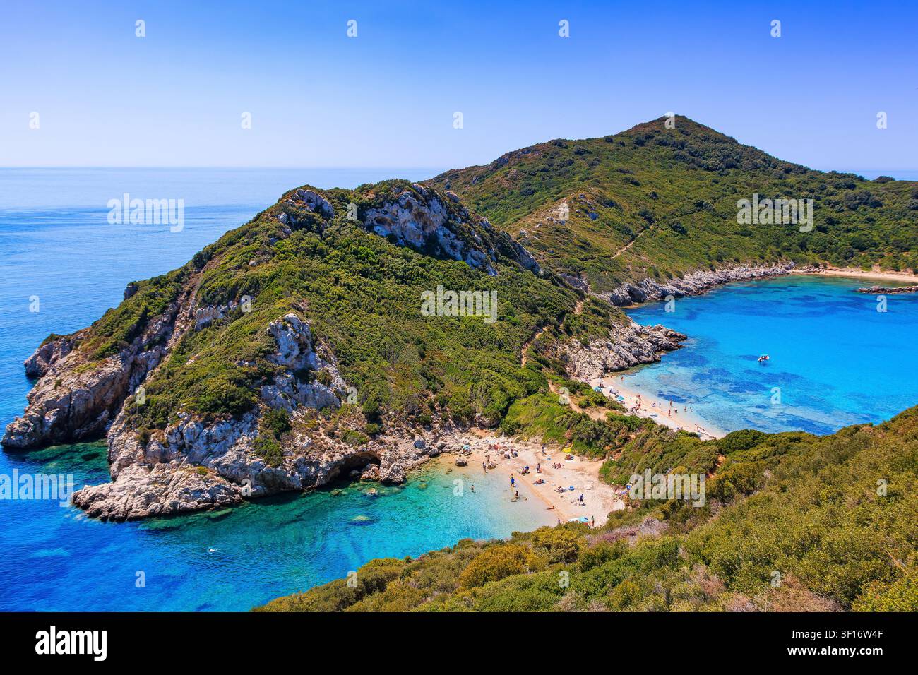 Corfou, Grèce. Vue aérienne de la plage de Porto Timoni. Banque D'Images