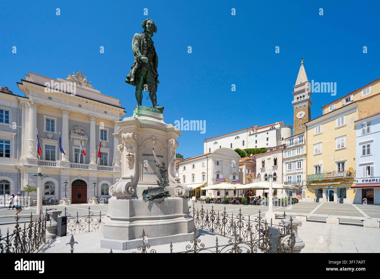 Piran, Slovénie. 26 mai 2026. La statue de Giuseppe Tartini dans le centre-ville Banque D'Images
