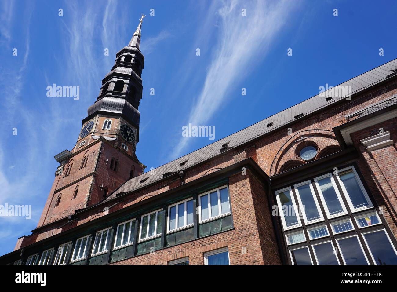 L'église principale Sainte-Catherine (St. Catherine's Church) est l'une des églises principales luthériennes historiques de Hambourg, en Allemagne. Banque D'Images