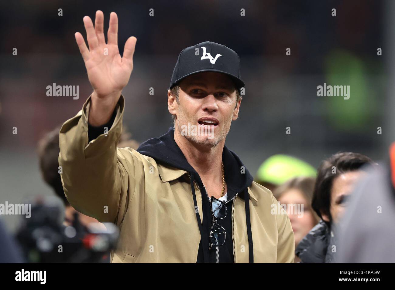 Ancien quarterback de football américain de la NFL, Tom Brady, avant le match. Banque D'Images