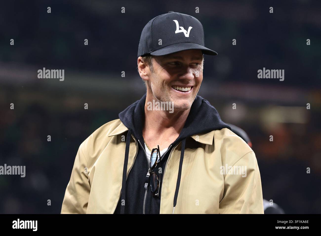 Ancien quarterback de football américain de la NFL, Tom Brady, avant le match. Banque D'Images