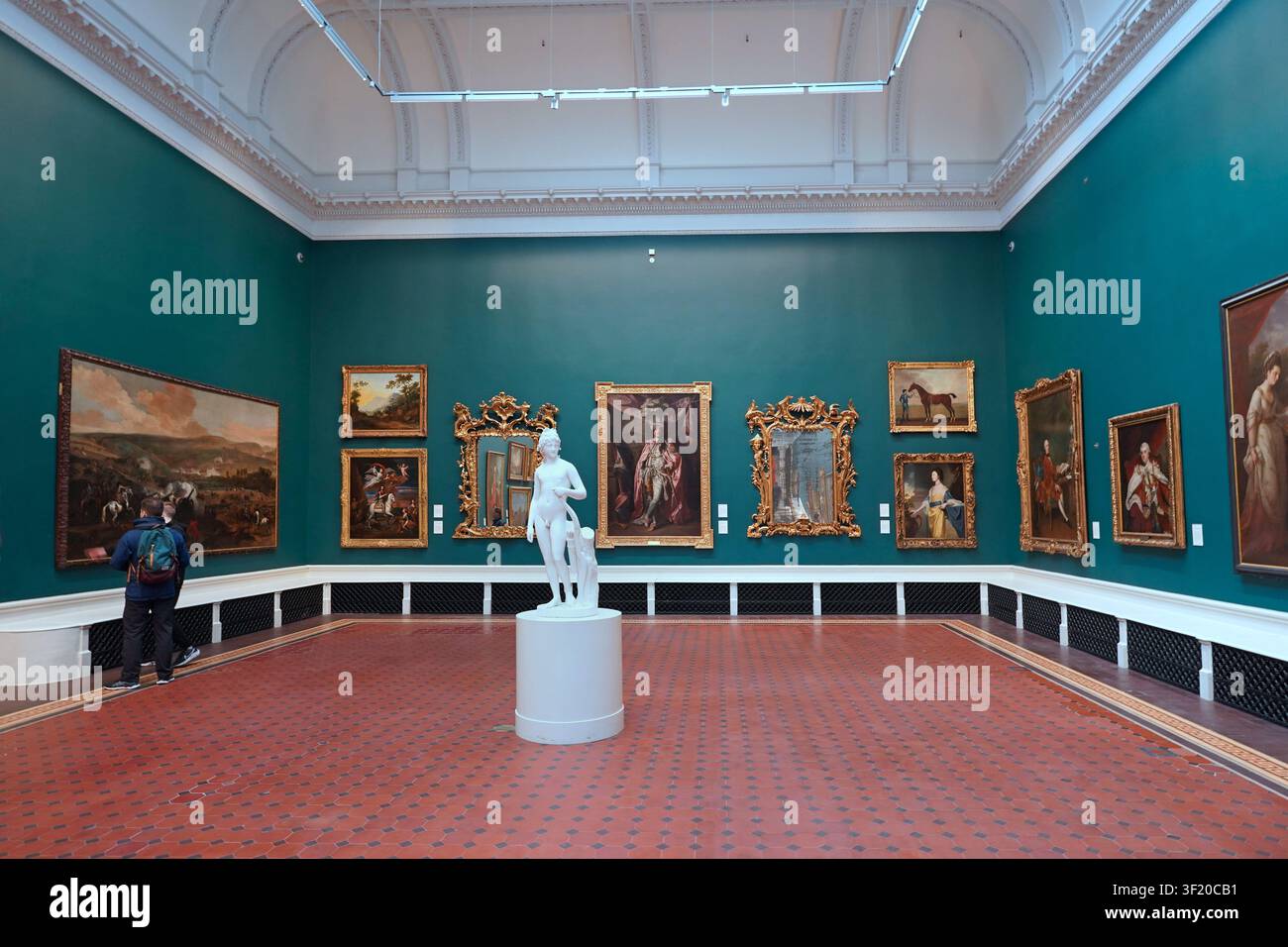 National Gallery of Art, Irlande, Dublin, grande salle avec des peintures à l'huile décoratives du XVIIIe Banque D'Images
