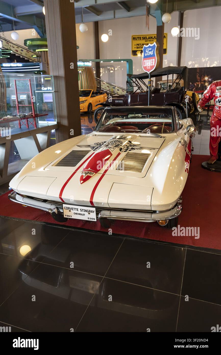 Chevrolet Corvette Stingray, construite en 1963, voiture, voiture classique, musée Angkut, Batu, Malang, Java, Indonésie Banque D'Images