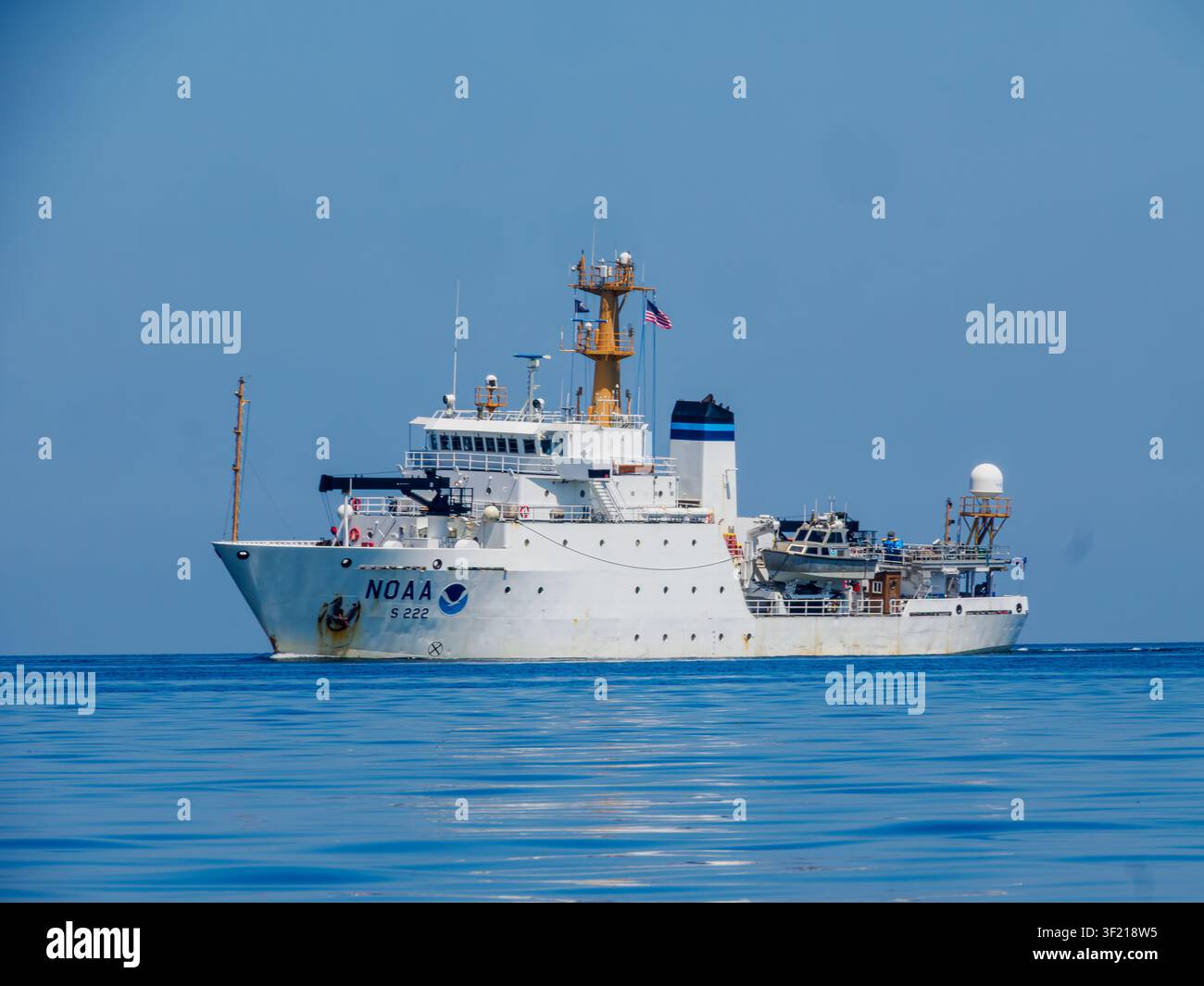 Navire de recherche NOAA Thomas Jefferson sur le lac Ontario - 14 mai 2026 - Vue latérale Banque D'Images