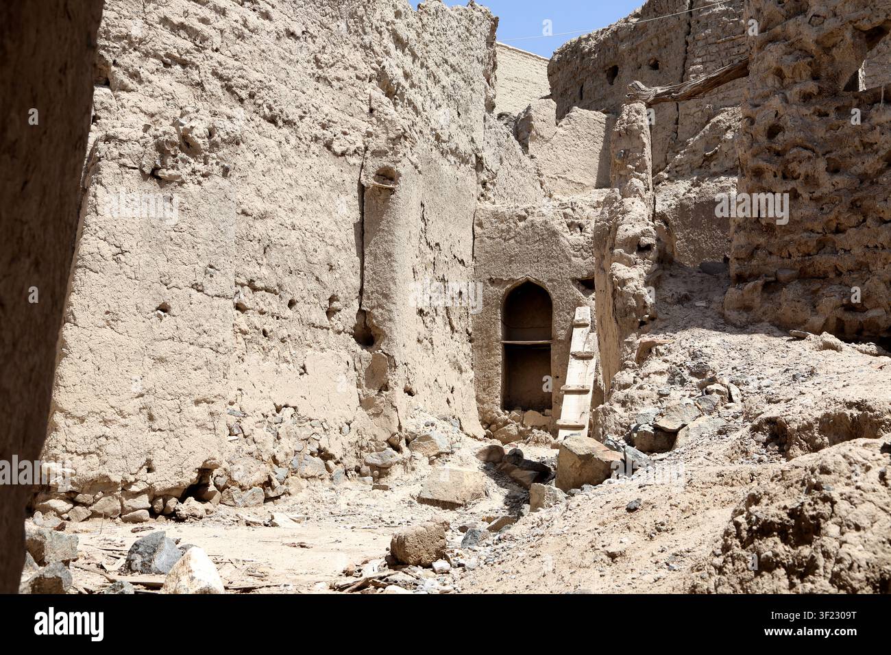 Bâtiments en briques de boue à Bahla abandonnée Oasis Town ad Dakhiliyah Governorate Sultanat d'Oman Banque D'Images