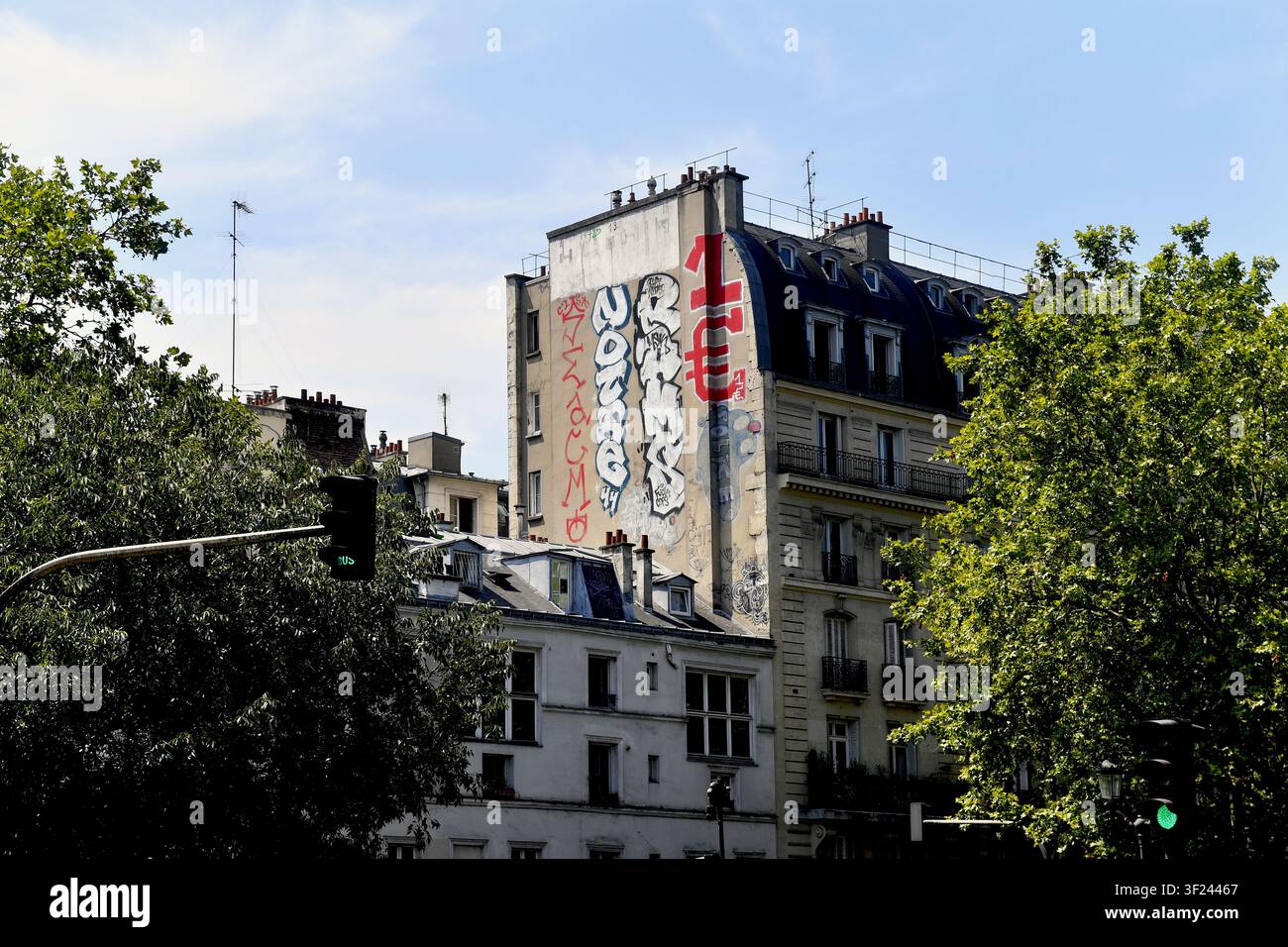 Bâtiment d'art de rue à Montmartre - Paris - France Banque D'Images