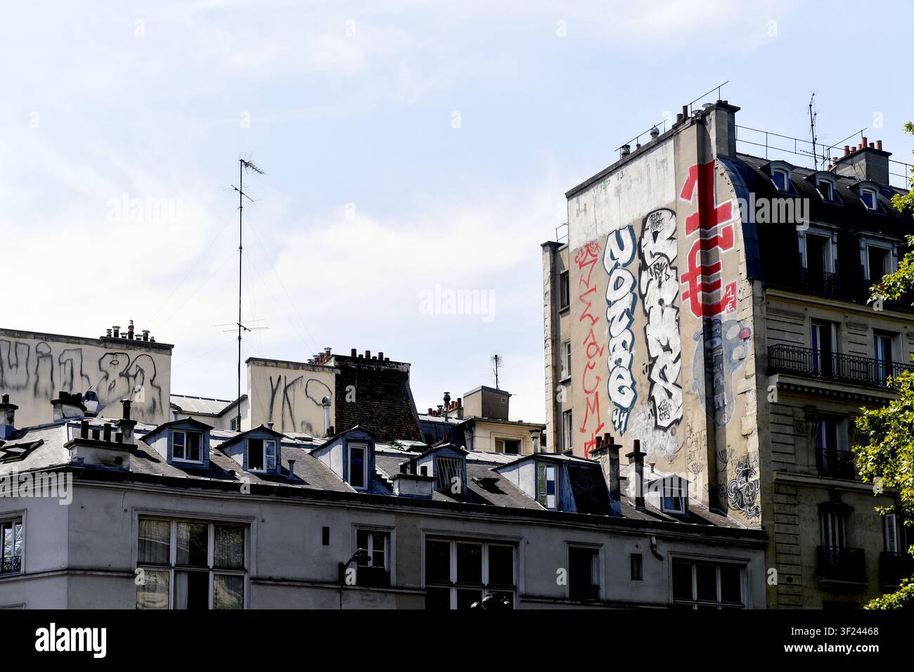 Bâtiment d'art de rue à Montmartre - Paris - France Banque D'Images