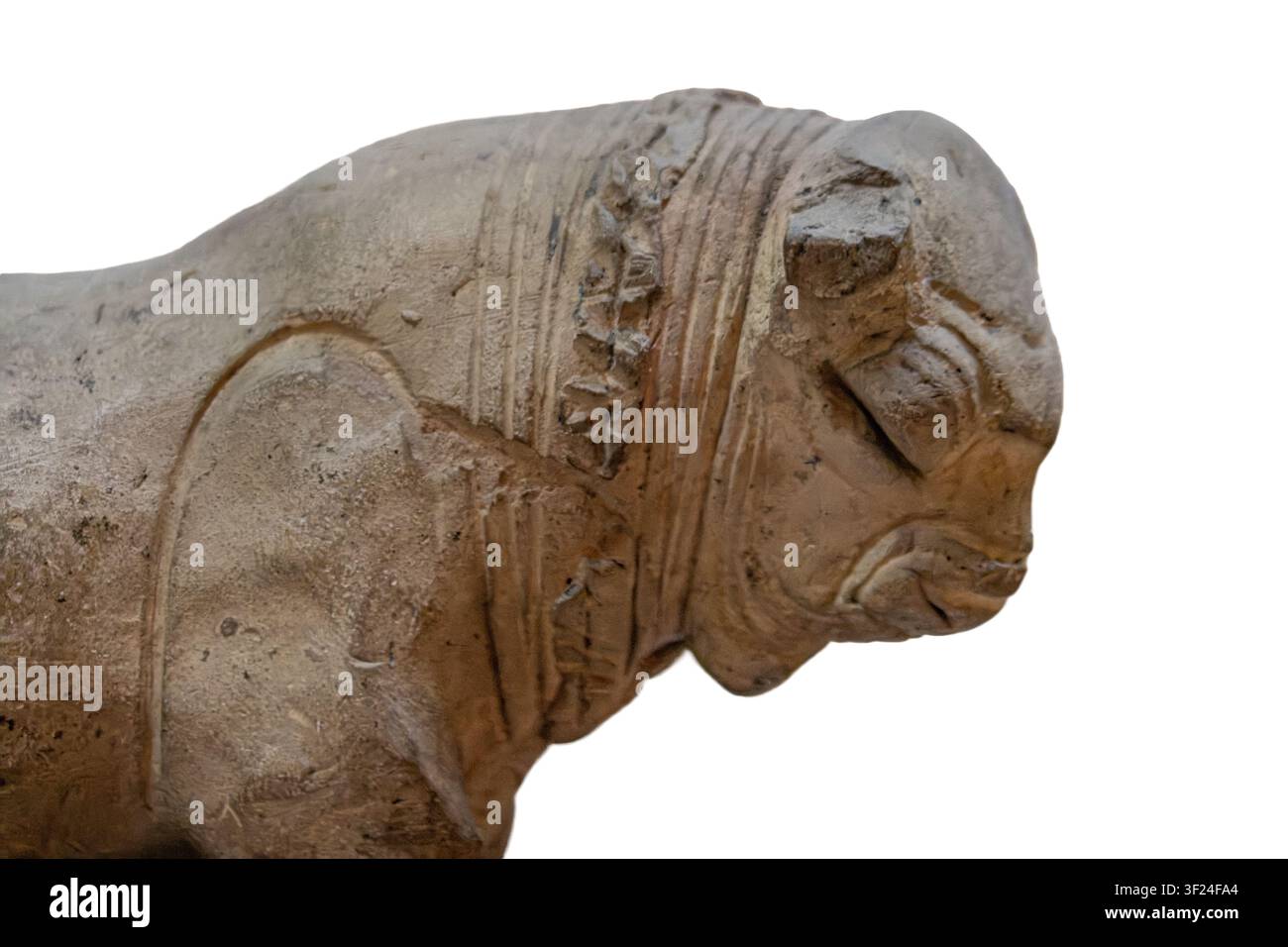 Taureau. Terre cuite. Mohenjodaro. Vers 2500 av. J.-C. 16 x 6 x 8 cm. Une forme attachante avec une carrure rondelette, une silhouette allongée et un visage innocent, ce type d'an Banque D'Images