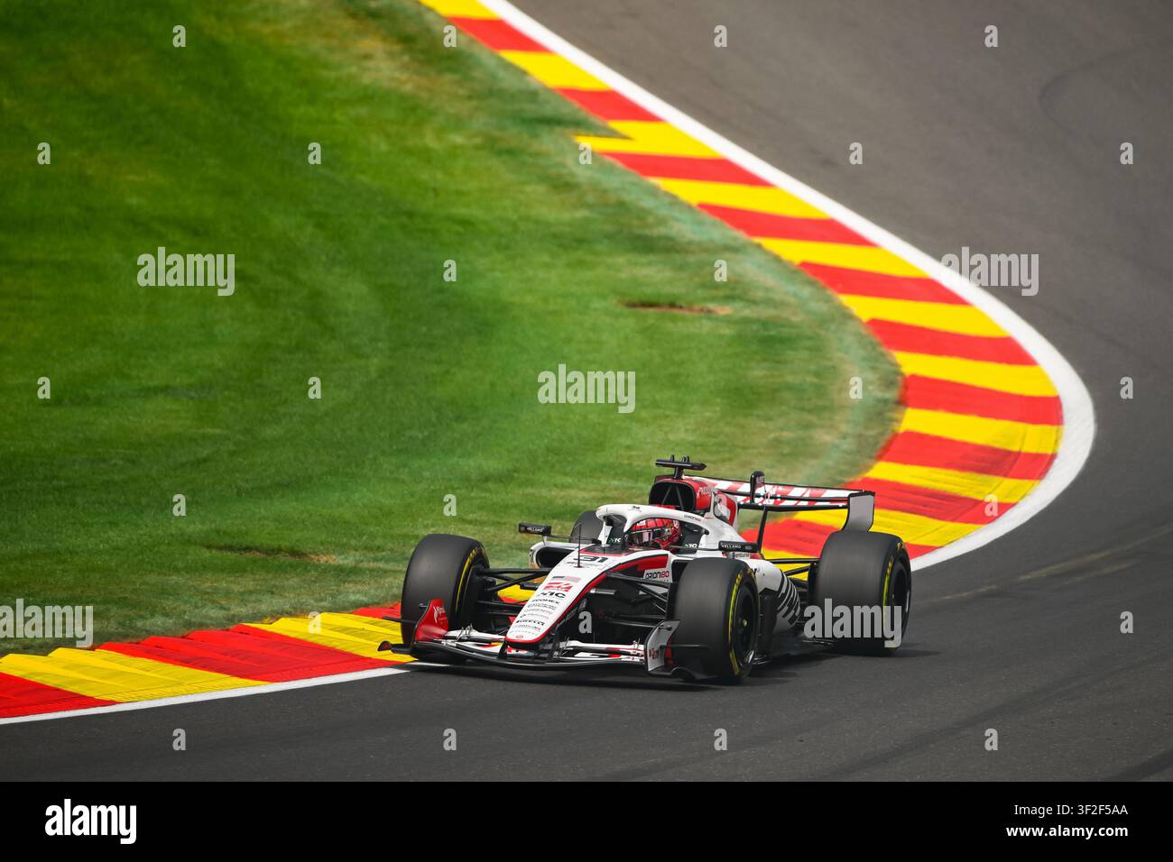 (31) Esteban Ocon (FRA) - Équipe TGR Haas F1 - Haas VF-26 - Ferrari lors de la séance d'entraînement libre 1 du Grand Prix de Belgique de Formule 1 2026 au Circuit de Spa-Francorchamps Banque D'Images