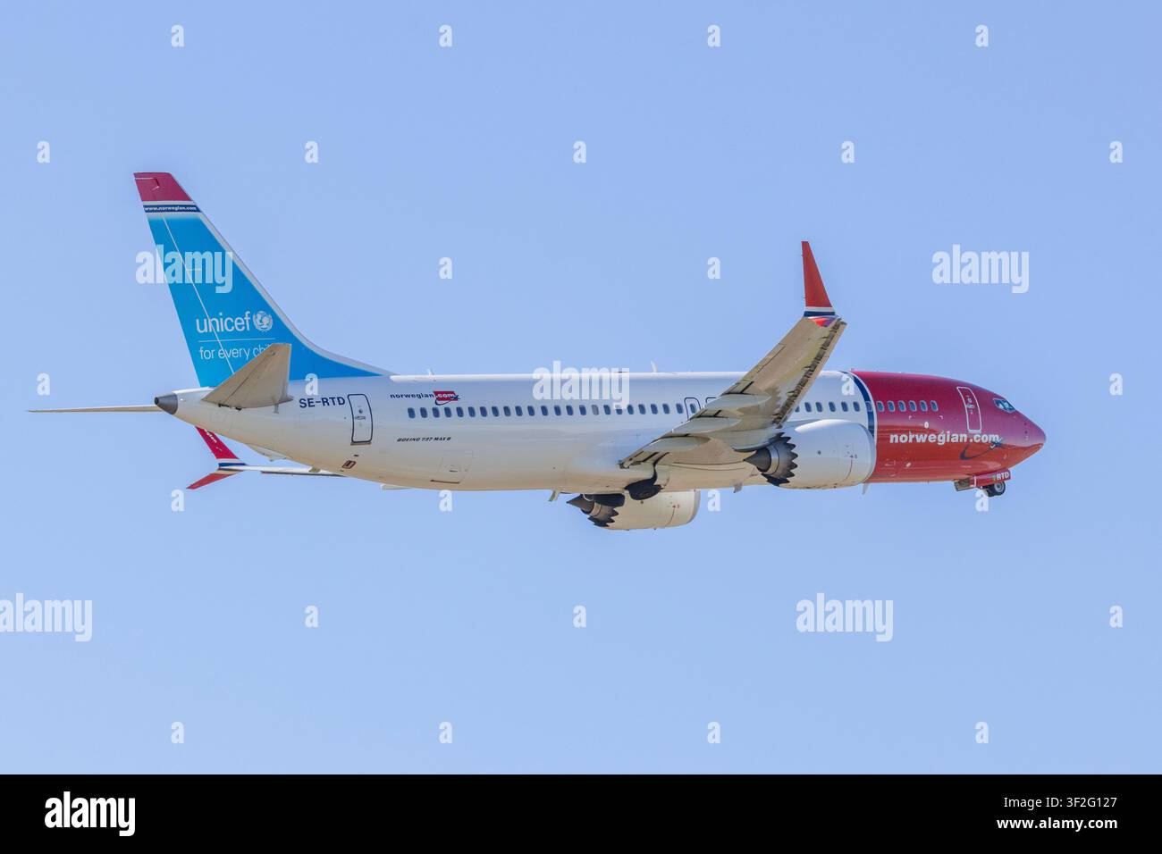 Boeing 737 Max 8 de Norwegian Airlines décollant de Helsinki, Finlande Banque D'Images