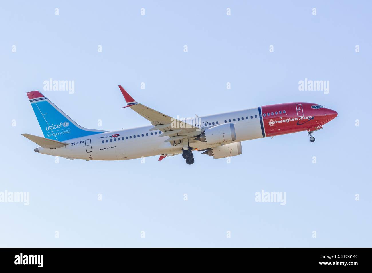Boeing 737 Max 8 de Norwegian Airlines décollant de Helsinki, Finlande Banque D'Images