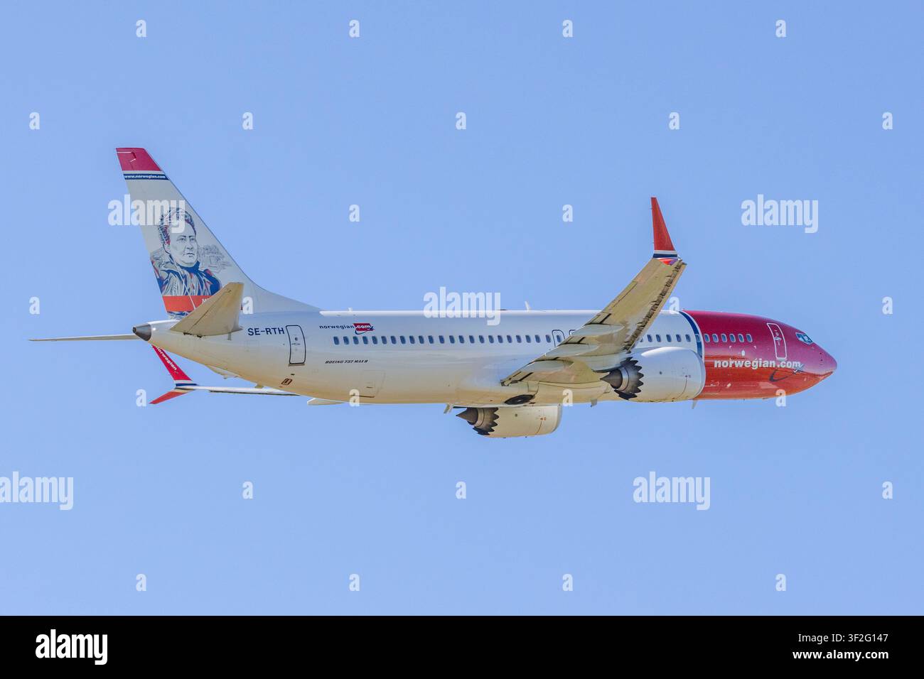 Boeing 737 Max 8 de Norwegian Airlines décollant de Helsinki, Finlande Banque D'Images
