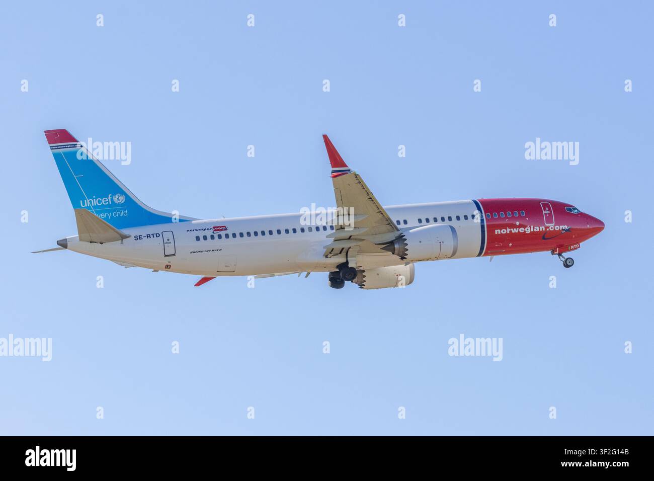 Boeing 737 Max 8 de Norwegian Airlines décollant de Helsinki, Finlande Banque D'Images