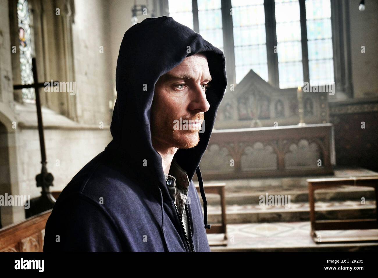 MICHAEL FASSBENDER dans TRESPASS AGAINST US (2016), réalisé par ADAM SMITH. Banque D'Images